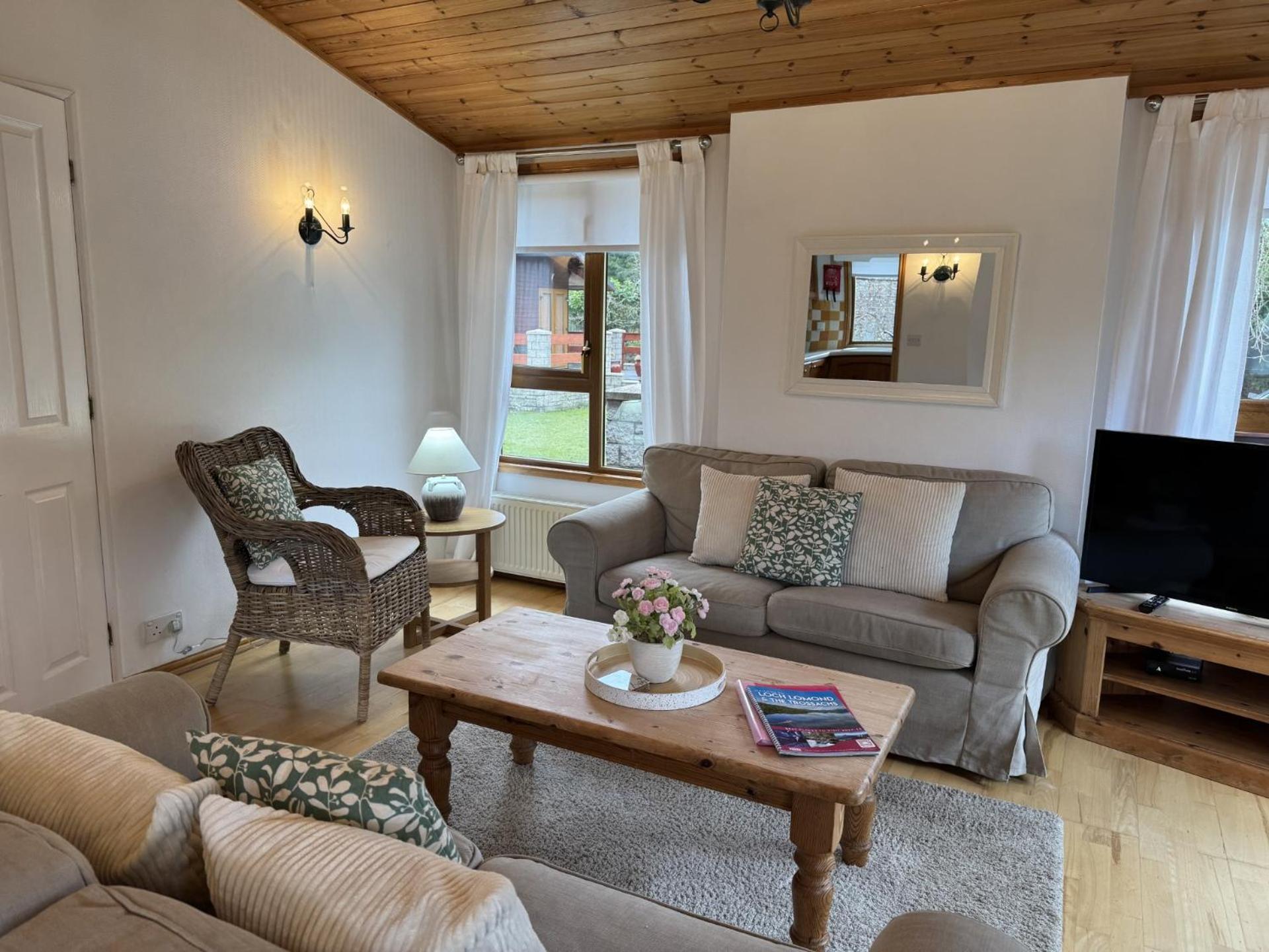 Walled Garden Lodges Loch Lomond Balloch Luaran gambar